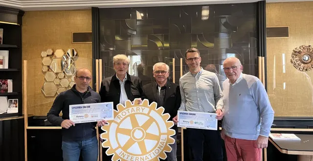photo  benoît akaoui, directeur de la ressourcerie ; frédéric colas, président du rotary club ; daniel soul, responsable de l’action golf ; nicolas paillocher, directeur de la cité des soins ; claude gillet, membre du club.  &copy;  co 