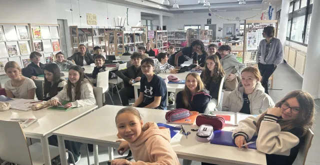 photo  la classe de 4e c du collège molière en 2025-2026.  &copy;  co – christophe ricci 