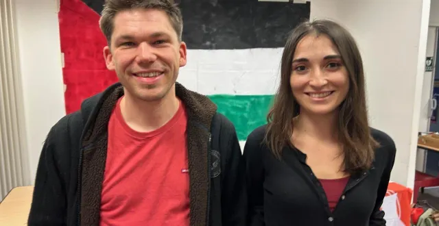 photo  benjamin sainty et tiphaine ginesty, respectivement numéro un et numéro deux de la liste de révolution permanente pour les élections municipales 2026, au mans.  &copy;  ouest-france 