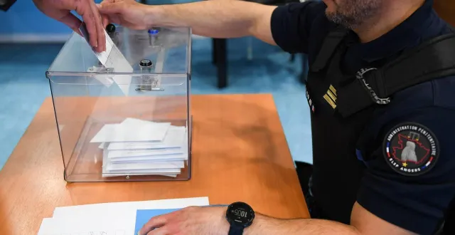 photo  les détenus, qu’ils aient été condamnés ou mis en prison provisoirement, n’ont pas nécessairement perdu leur droit de vote et peuvent donc l’exercer (photo d’illustration).  &copy;  archives co - josselin clair 