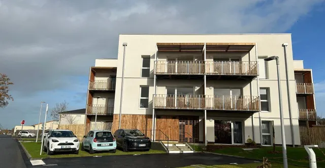 photo  à cholet (maine-et-loire), le clos des écureuils est le premier immeuble isolé avec de la paille dans les pays de la loire.  &copy;  ouest-france 