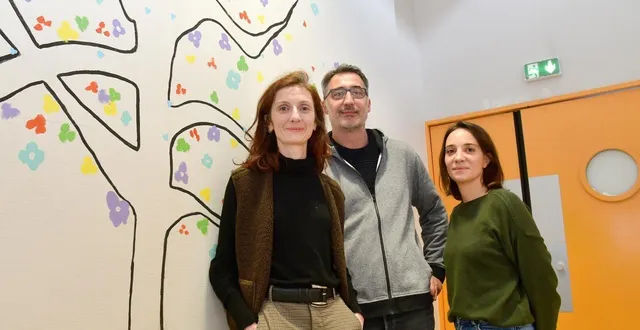 photo  lisa jeanneaud, médecin, jonathan vallade, infirmier, et alice ettouati, psychologue, œuvrent auprès des adolescents de 12 à 17 ans accueillis pour des durées plus ou moins longues au sein du centre médico-psychologique de l’hôpital de niort.  &copy;  co - marie delage 