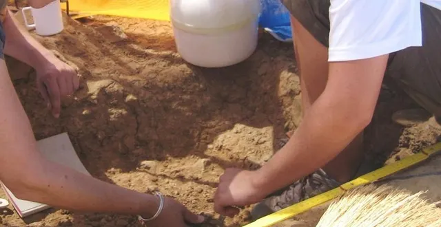 photo  à chauvigny (vienne), des fouilles sur le site d’un futur chantier ont récemment révélé des vestiges anciens. photo d’illustration.  &copy;  anndriessen / pixabay 