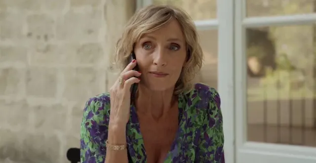 photo  alix demande de l’aide à ludo dans 