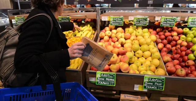 photo  dans les rayons, certains produits français sont en concurrence avec les marchés étrangers.  &copy;  illustration co - laurent combet 