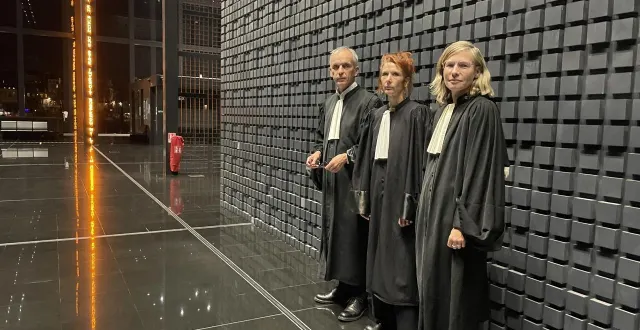 photo  de gauche à droite, les avocats des parties civiles me olivier mechinaud, me anne-gaël gonsse et me agathe bignan, au tribunal de nantes le 8 décembre 2025.  &copy;  ouest-france 