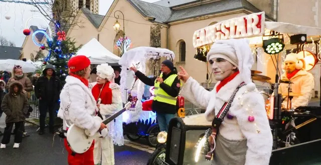 photo  la gangstar fanfare a proposé de revisiter les musiques de noël dans un style burlesque.  &copy;  ouest-france 