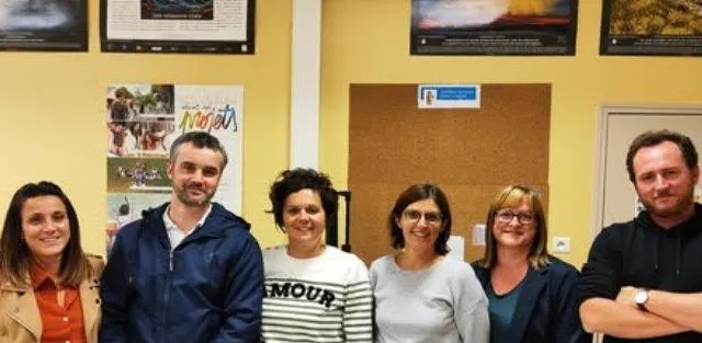 photo  morgane morin (3e à gauche) entourée des membres de son bureau.  &copy;  co 