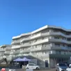 photo  à la reux, la résidence belle de malicorne, qui se compose d’un petit bâtiment de 6 appartements, à gauche, et d’un grand bâtiment de 32 appartements, à droite, a été inaugurée le 4 décembre. 