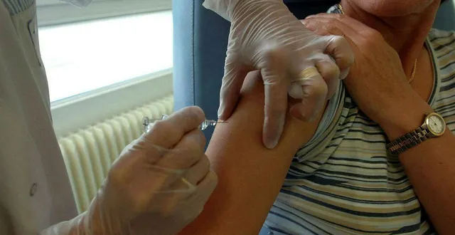 photo  il est possible de se faire vacciner contre la grippe ou le covid ou les deux en même temps (mais pas dans le même bras).  &copy;  archives co lc 