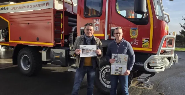 photo  l’artiste anthony fourmy (à gauche) et xavier durif (pompier à loué et membre de l’amicale) présentent le calendrier 2026.  &copy;  le maine libre 