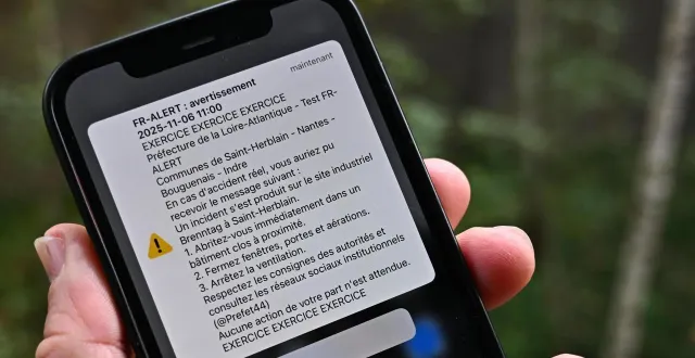 photo  les habitants du secteur de condé-en-normandie vont recevoir une notification d’alerte sur leur téléphone, il s’agit d’un test. illustration.  &copy;  franck dubray / ouest france 