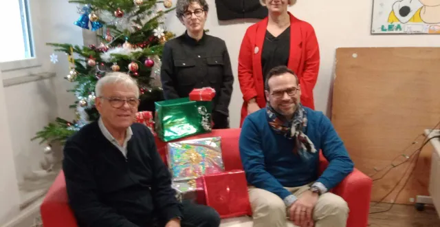 photo  le maire dominique bréjeon (à gauche), avec mickaël crémont, directeur du vpr, adeline roi, adjointe du vpr et isabelle raimbault, adjointe à l’action sociale et aux solidarités.  &copy;  co 