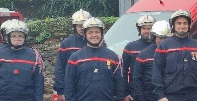 photo  plusieurs volontaires ont été mis à l’honneur lors de la sainte-barbe. le sergent-chef thomas leroueil a été promu adjudant. le sergent jérôme delessart a reçu la distinction de sergent-chef. la caporale héléna charruault accède au grade de caporale-cheffe.  &copy;  co 