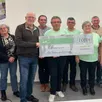 photo  vendredi 28 novembre, lors de la réunion de bilan, les élus ont remis un chèque de 1 011 euros à l’association de victor en victoires. 