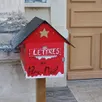 photo  la boîte aux lettres du père noël. 
