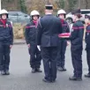 photo  le commandant daniel deschamps a remis la médaille d’honneur aux sapeurs pompiers. 