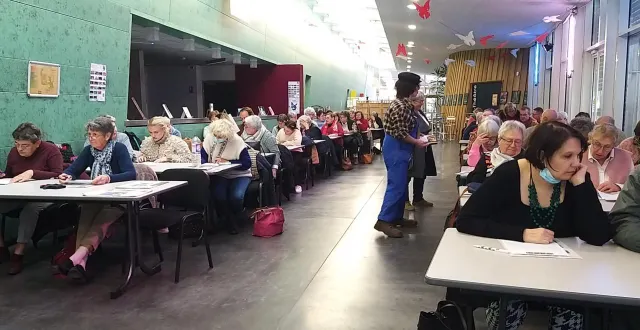 photo  samed, 54 participants ont tenté de faire le moins de fautes possibles sur la dictée.  &copy;  ouest-france 