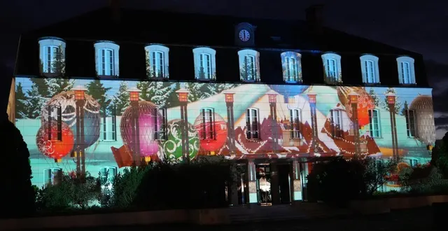 photo  du 19 décembre au 4 janvier, les lueurs de noël s’emparent de la façade du conseil départemental de l’orne, à alençon.  &copy;  conseil départemental de l’orne 