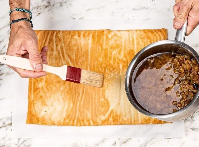 photo imbiber le biscuit.  ©  olivier marie / bretons en cuisine