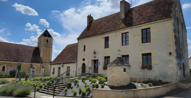 photo  la fête aura lieu dans la salle municipale, un ancien logis traditionnel, avec son joli puits.  &copy;  ouest-france 