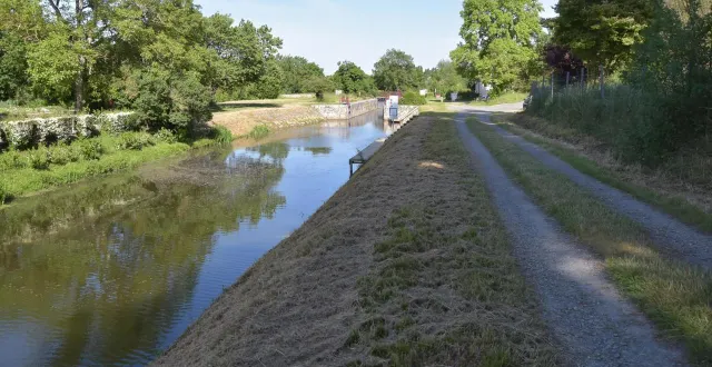 photo  la voie douce longeant l’oudon entre segré et la chapelle-sur-oudon sera longue de 4,7 km. elle sera prolongée jusqu’au lion-d’angers.  &copy;  co - joël audouin 