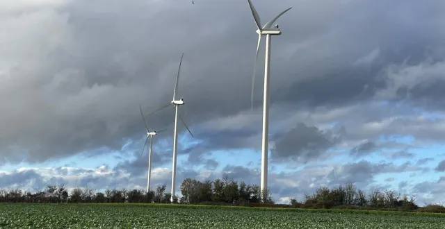 photo  tout comme le parc de moulins-sur-orne (photo), d’autres éoliennes pourraient sortir de terre, le long de la route départementale 15 entre argentan et putanges.  &copy;  ouest-france 