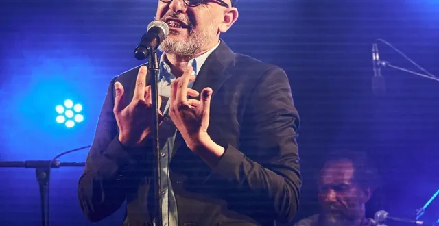 photo  khalifa, en concert, samedi. « khalifa sera accompagné de sébastien guillaumond, au saxophone, arnaud gilberton à la guitare, bertrand dessoliers à la basse et guillaume chevillard à la batterie. »  &copy;  photo de presse 