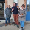 photo marion gallot, directrice de familles rurales ; tom guadagnin, coordinateur du pôle de coopération du bocage ornais, et marie lemarchand, coordinatrice à familles rurales.