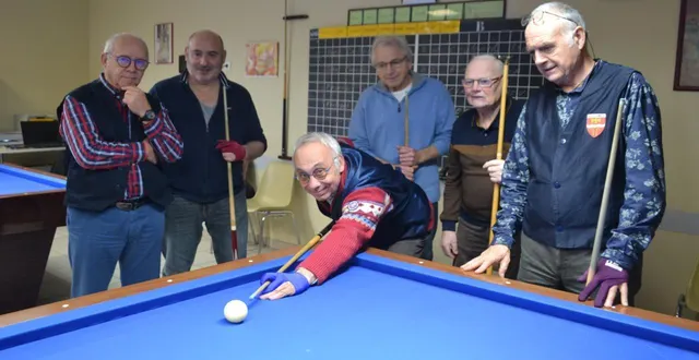 photo  les six membres de club de billard français aimeraient recruter d’autres joueurs.  &copy;  le maine libre 