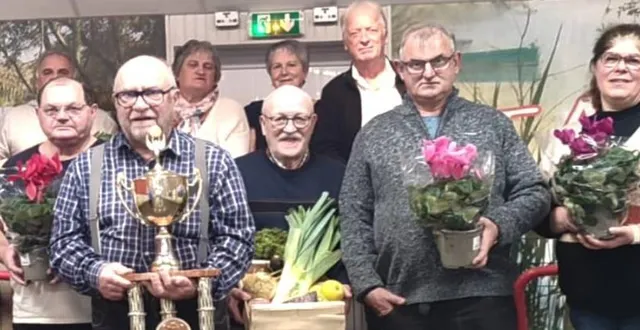 photo  la finale du challenge de boule de fort super u s’est déroulée samedi 6 et dimanche 7 décembre, avec 88 équipes. l’ambiance conviviale a vu la domination de l’équipe betty sezet et jacques catillon, des terrasses de durtal, sur l’équipe nathalie veillon et dominique lhumeau, de cheffes. solange chevallier et serge delommeau, d’andard, complétaient le podium.  &copy;  ouest-france 