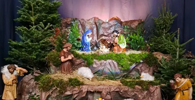 photo  la paroisse invite à découvrir ses crèches, ici à saint-sylvain-d’anjou. 