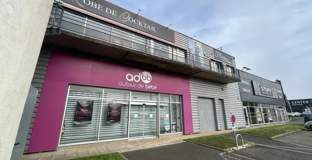 photo  le magasin autour de bébé, zone nord du mans, est fermé depuis le 26 novembre 2025.  &copy;  le maine libre 