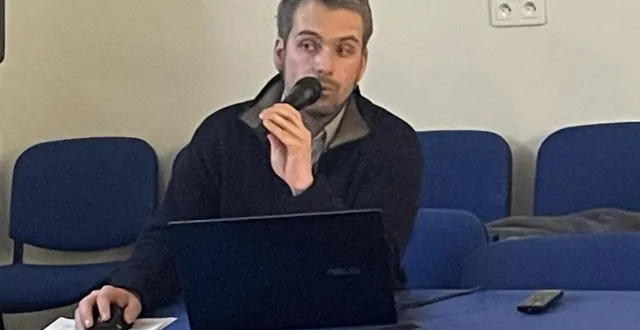 photo  jules sineux, architecte, a présenté le projet de réaménagement du camping de putanges-le-lac de vingt-neuf places.  &copy;  ouest-france 