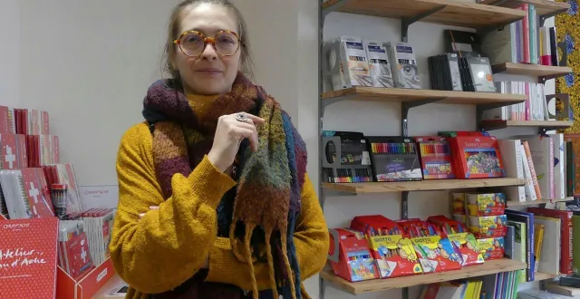 photo  marie lorin a fait des provisions de livres et d’idées cadeaux pour les fêtes.  &copy;  ouest-france 