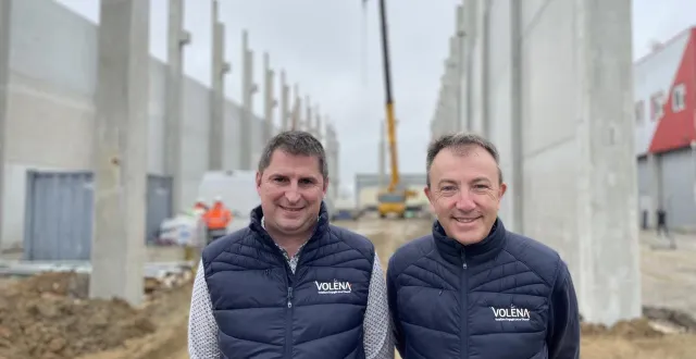 photo  alexandre guyonnet, directeur du site des fourmis de snv à la chapelle-d’andaine, commune déléguée de rives d'andaine, dans l’orne et arnaud boinard, directeur général de volena snv.  &copy;  ouest-france 