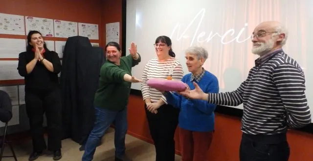 photo  habitants, partenaires, bénévoles, élus et associations désirent maintenirle cap 2026 fixé par l’espace socioculturel.  &copy;  co 