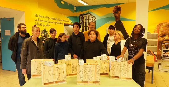 photo  les élèves, les enseignants et les élus à l’origine du projet.  &copy;  le maine libre 