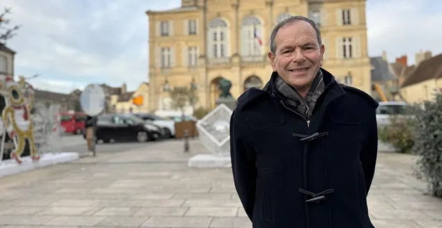 photo  antoine perrault, est candidat aux élections municipales 2026 à sées.  &copy;  ouest-france 