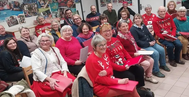 photo  des choristes appartenant à plusieurs chorales s’unissent pour chanter noël, dimanche.  &copy;  ouest-france 