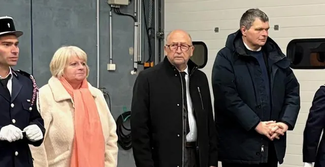 photo  la sergente-cheffe, alicia roger (à droite), a été élevée au grade d’adjudante.  &copy;  ouest-france 