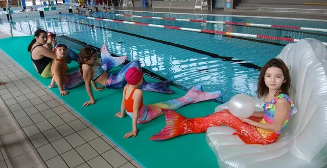 photo  les sirènes posent pour la photo.  &copy;  le maine libre 