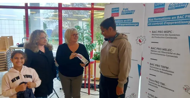 photo  seuls ou accompagnés, ils sont venus parler de leur avenir…  &copy;  le maine libre 