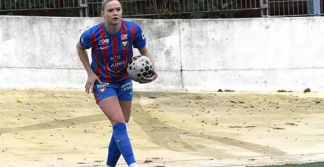 photo  clémence palla rêve de jouer contre l’olympique lyonnais en coupe de france.  &copy;  gerard piwtorak 
