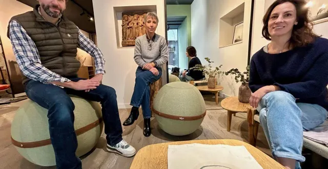 photo  angers, rue des lices, le 3 décembre 2025. julien garbolino, chloé forge et virginie bergue sont à la tête d’enso.  &copy;  co 