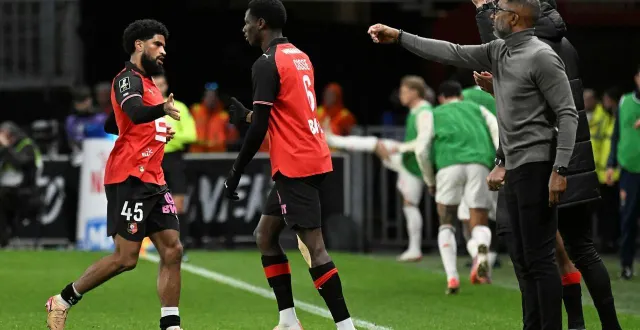 photo  habib beye attend plus de djaoui cissé (au centre).  &copy;  vincent michel / ouest-france 