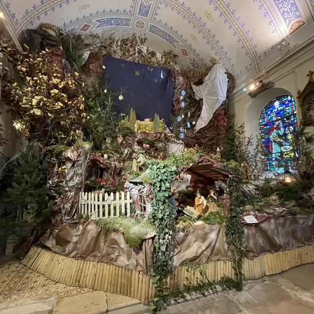 photo la crèche de giel-courteilles s’anime lorsqu’on appuie sur un bouton : la cascade coule, les lumières s’allument et des chants religieux retentissent.  ©  ouest-france