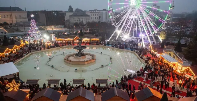 photo  angers, le 13 décembre 2025. le marché du jardin du mail a gagné le cœur des angevins.  &copy;  josselin clair 