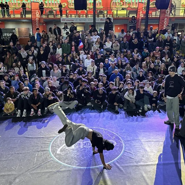photo certaines équipes de danseurs venaient du japon et du brésil.  ©  ouest-france