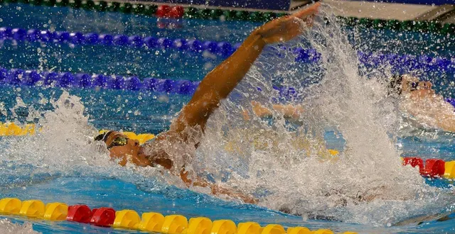 photo  à angers, sauveur cristofini était venu se tester sur ses contre-spécialités comme le dos… mais en a également profité pour effacer le record de léon marchand sur 400 m 4 nages.  &copy;  françois maisonneuve 